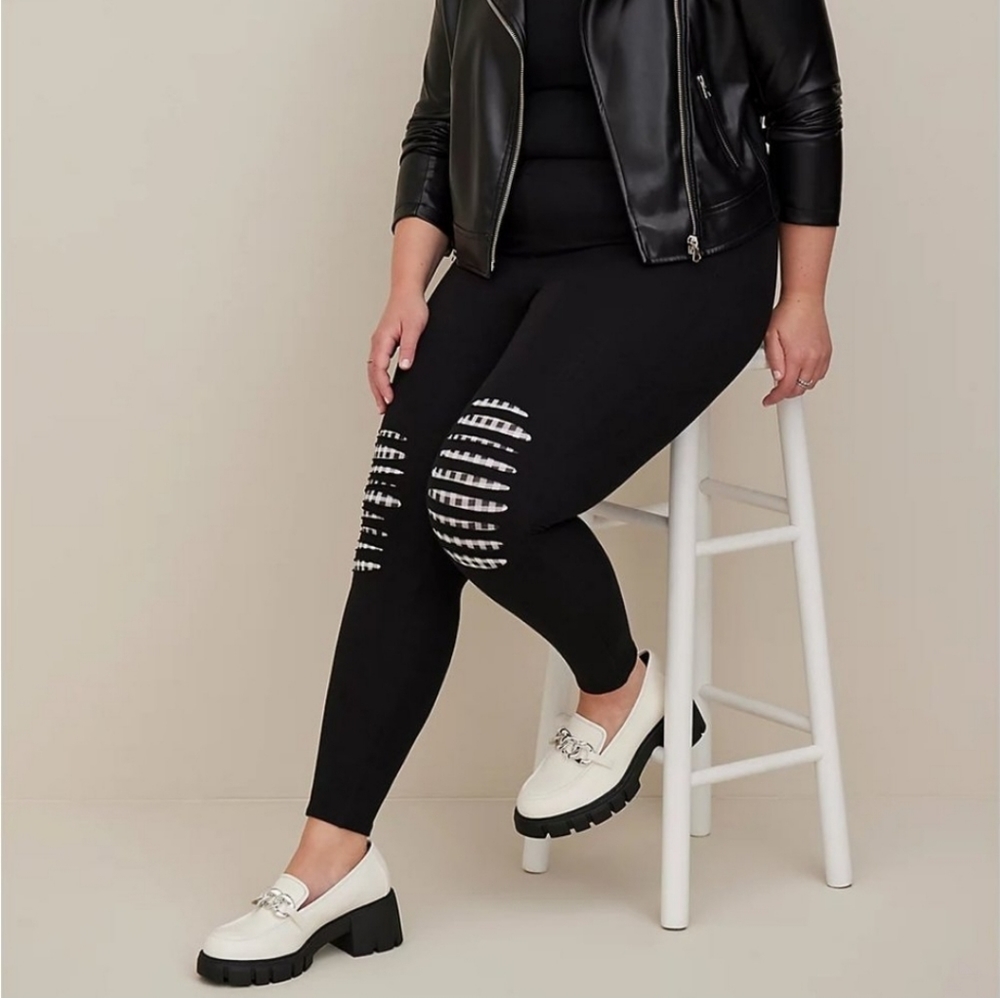 NWT Torrid BW Gingham Shred Knee Full Length Leggings,  Size 4